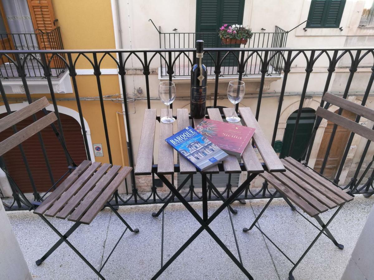Appartamento In Centro Casa Vacanza Scicli Eksteriør bilde
